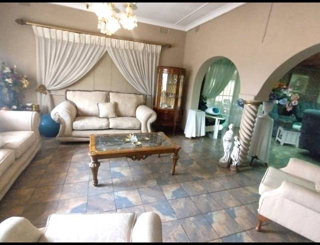 BUSINESS FOR SALE IN GARTHDALE